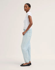 The Short Curvy Darted Barrel-Leg Jean in Airy Denim